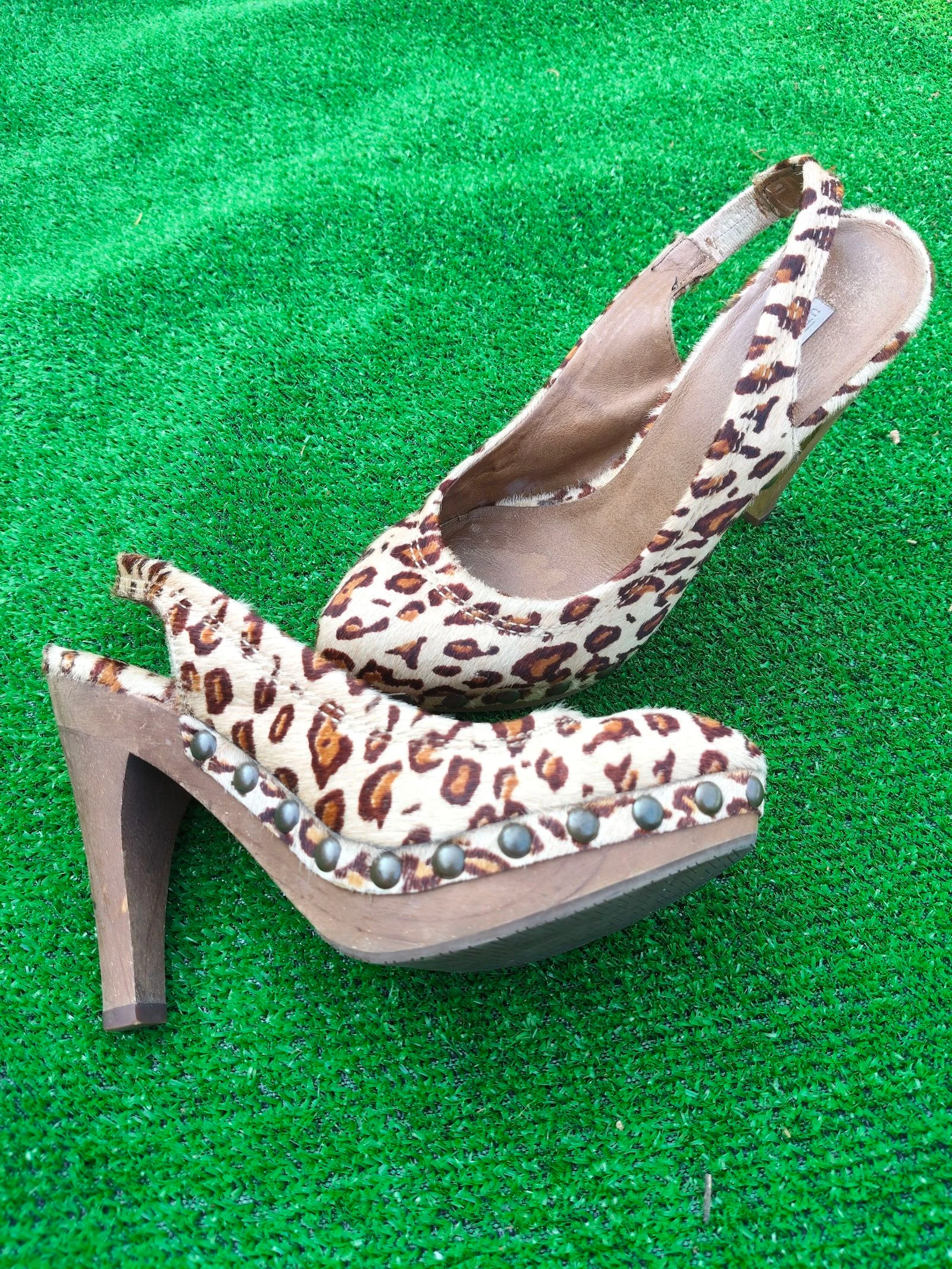 Uterque-Klompen met platform en houten hak met noppen en hak van 10 cm – photo 2